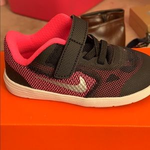 Toddler girl Nike sneakers